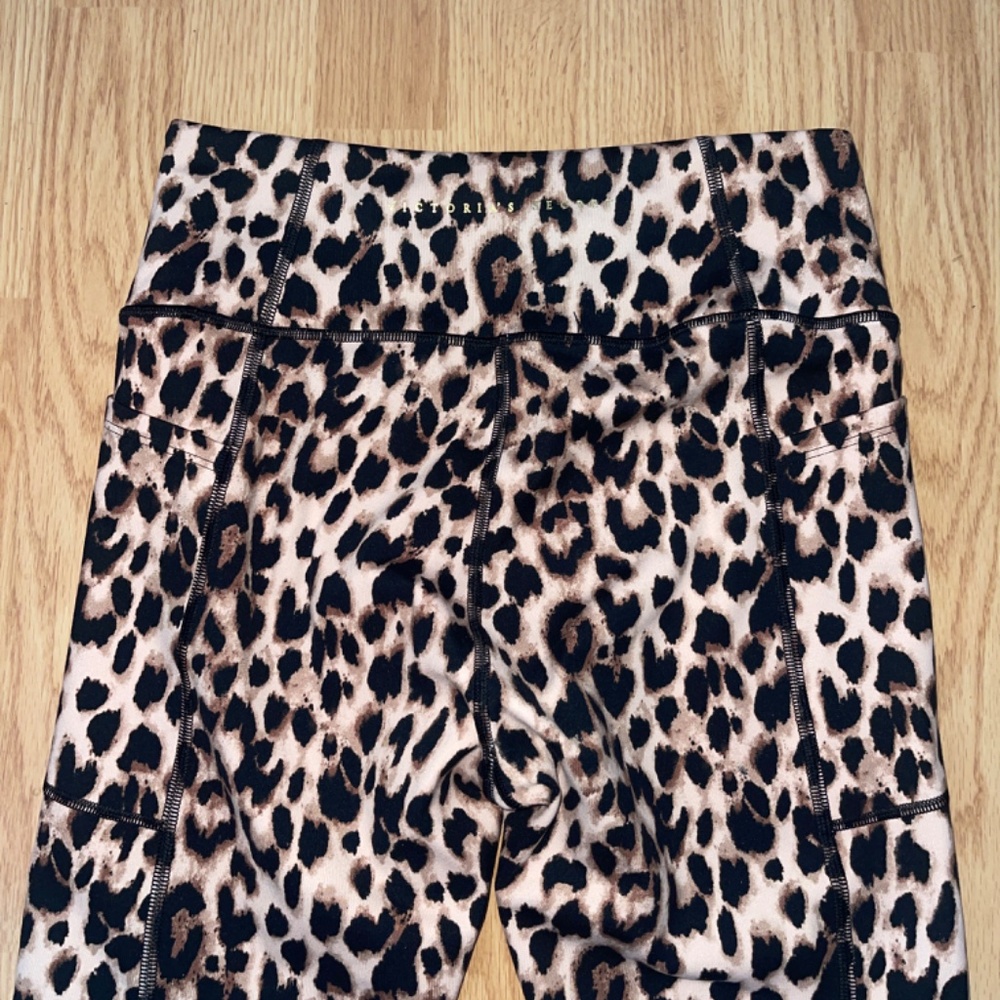Victoria’s Secret Cheetah Print High Rise Incredible Essential Leggings Size 8 - Picture 8 of 8